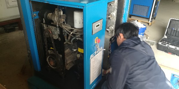 如何提高螺桿空壓機壓縮空氣的質量？