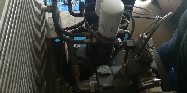 螺桿空壓機運轉中的注意事項！